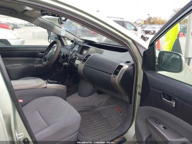 Toyota Prius Image 10