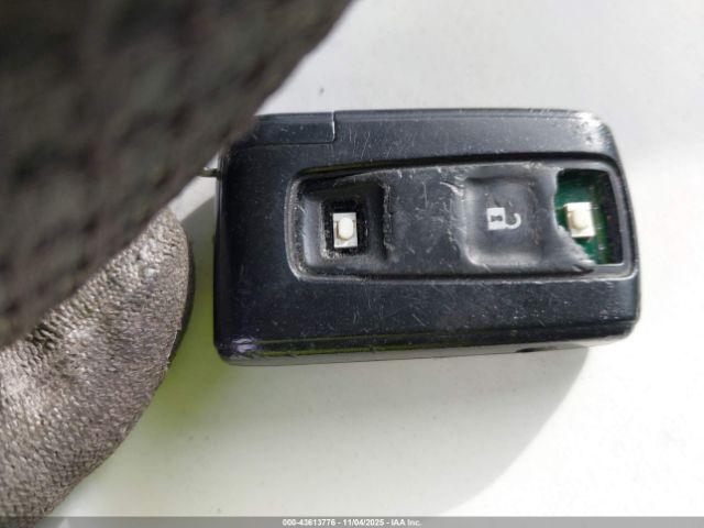 Toyota Prius Image 8