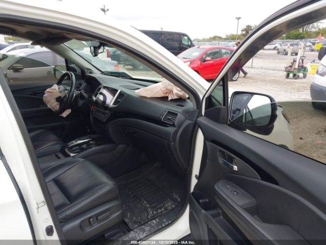 Honda Pilot Touring Image 8