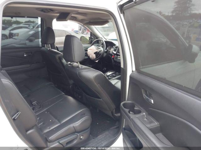 Honda Pilot Touring Image 3