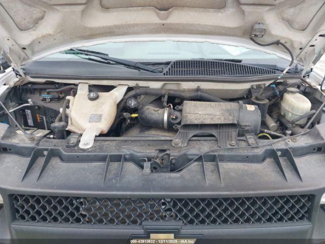 Chevrolet Express Work Van Image 3