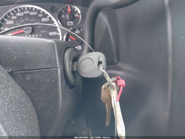 Chevrolet Express Work Van Image 12