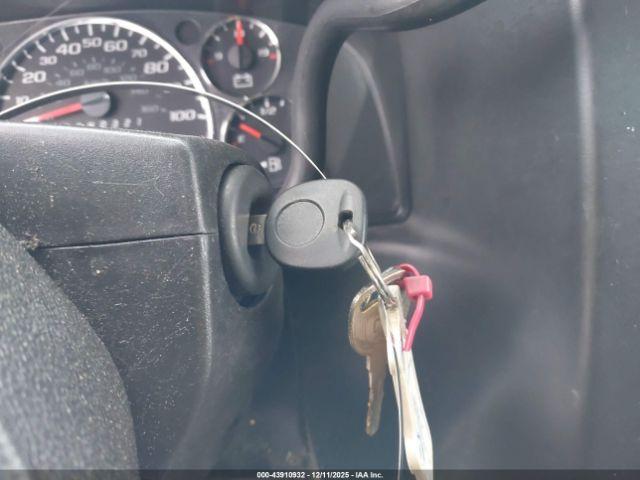 Chevrolet Express Work Van Image 12