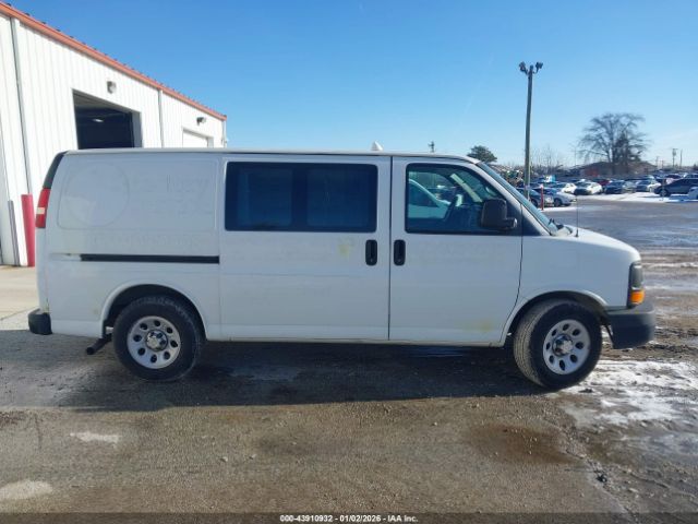 Chevrolet Express Work Van Image 13