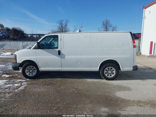 Chevrolet Express Work Van Image 11