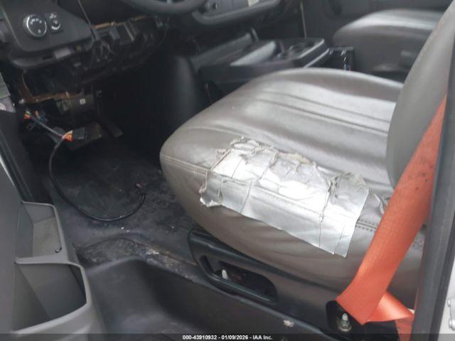 Chevrolet Express Work Van Image 6