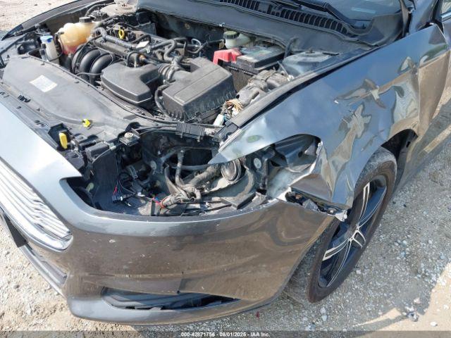 Ford Fusion S Image 10