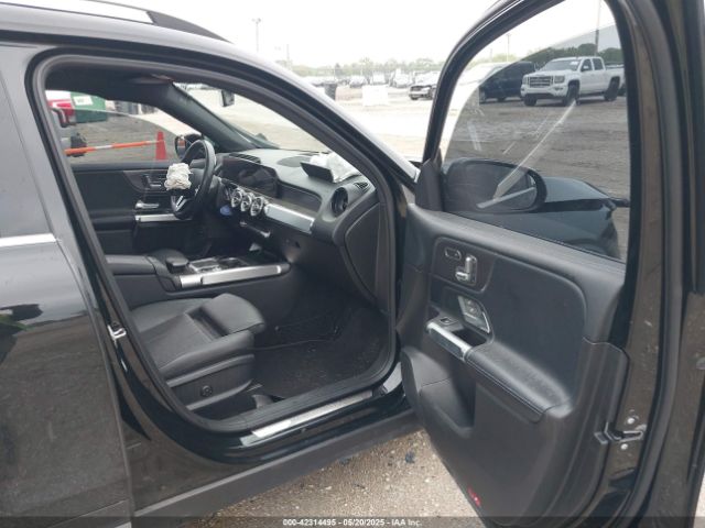 Mercedes-Benz GLB 4matic Image 12