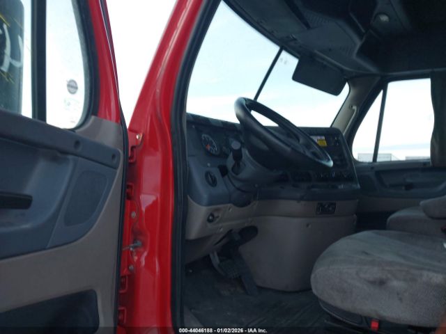 Freightliner Cascadia 125 Image 10