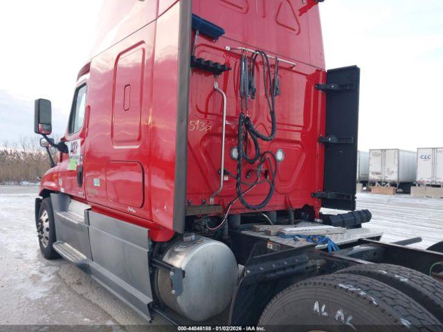 Freightliner Cascadia 125 Image 16