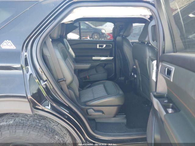 Ford Explorer Timberline Image 9