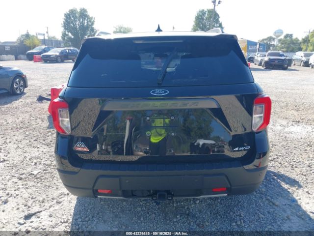 Ford Explorer Timberline Image 11