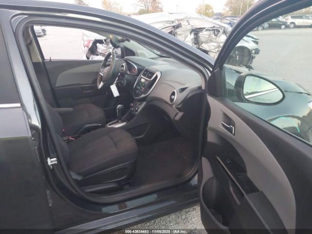 Chevrolet Sonic Lt Auto Image 4