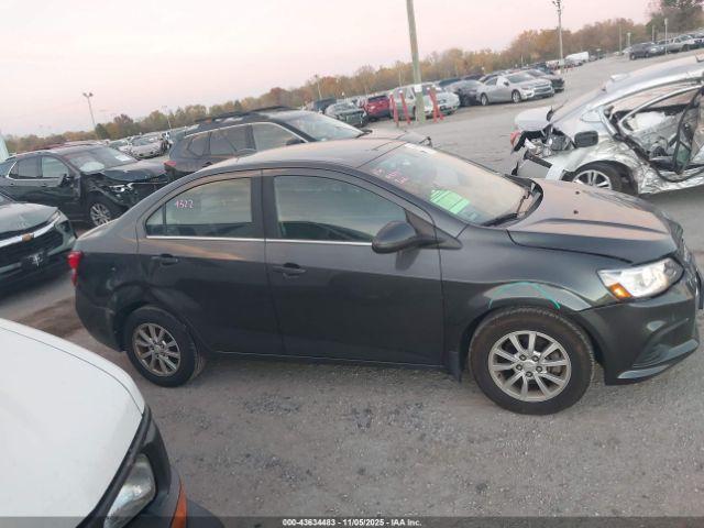 Chevrolet Sonic Lt Auto Image 11