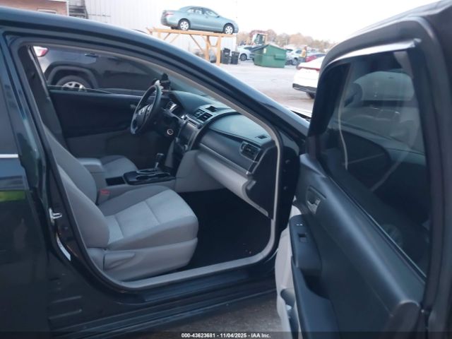 Toyota Camry L Image 3