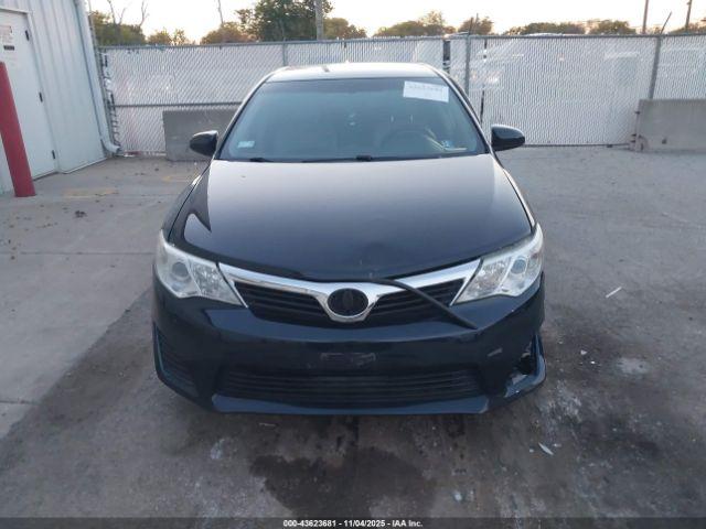 Toyota Camry L Image 8