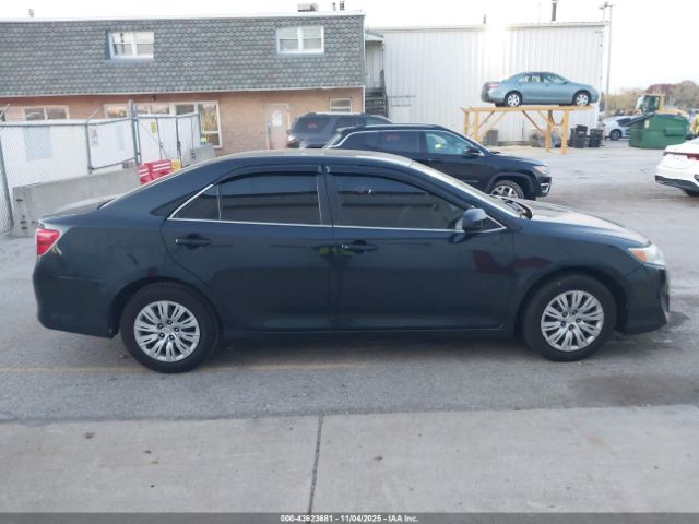 Toyota Camry L Image 11