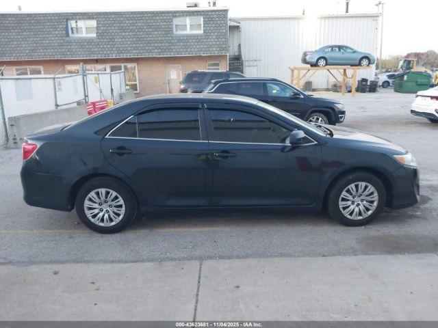 Toyota Camry L Image 11