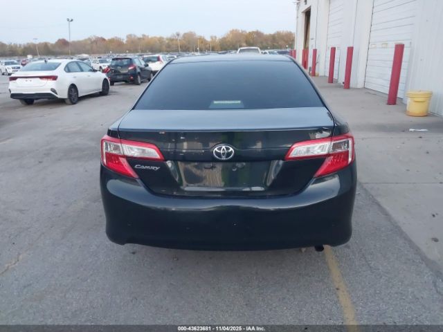Toyota Camry L Image 7
