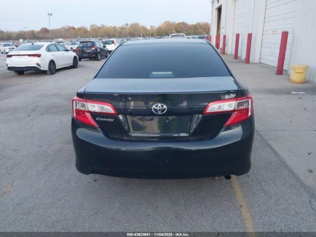 Toyota Camry L Image 7