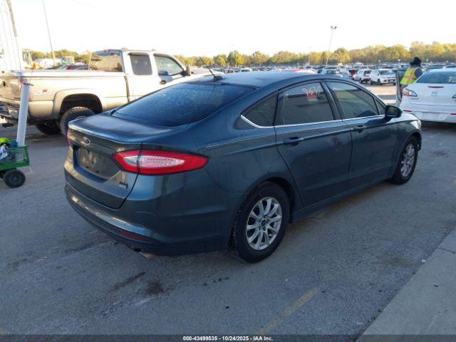 Ford Fusion S Image 4