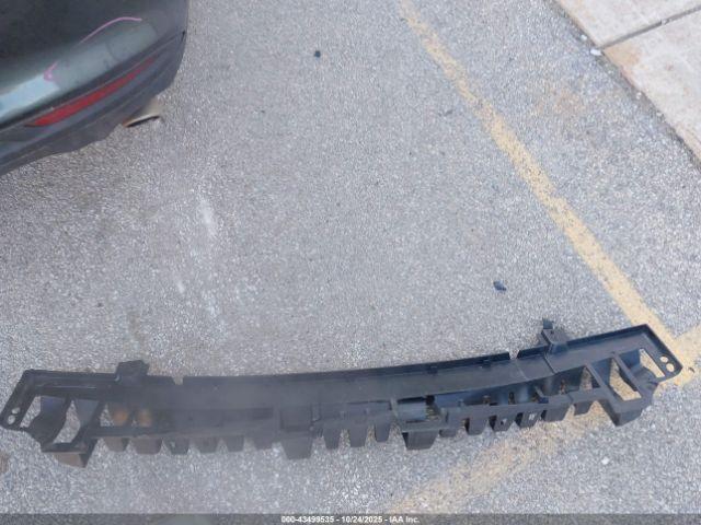 Ford Fusion S Image 8