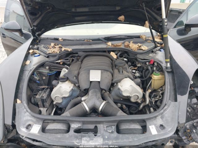 Porsche Panamera 4 Image 2