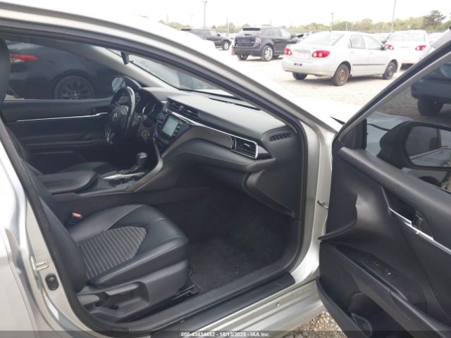 Toyota Camry Se Image 5