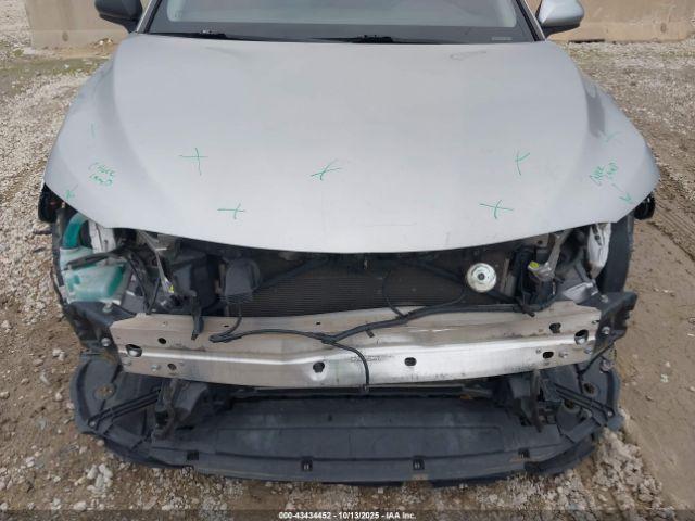 Toyota Camry Se Image 7