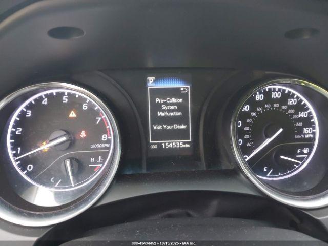 Toyota Camry Se Image 6