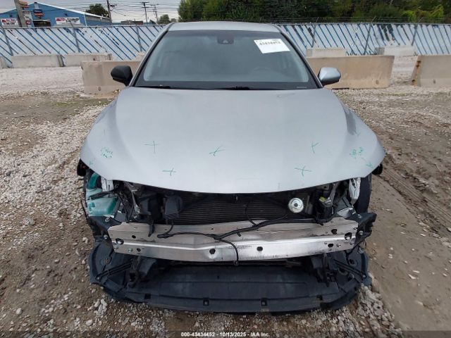 Toyota Camry Se Image 13