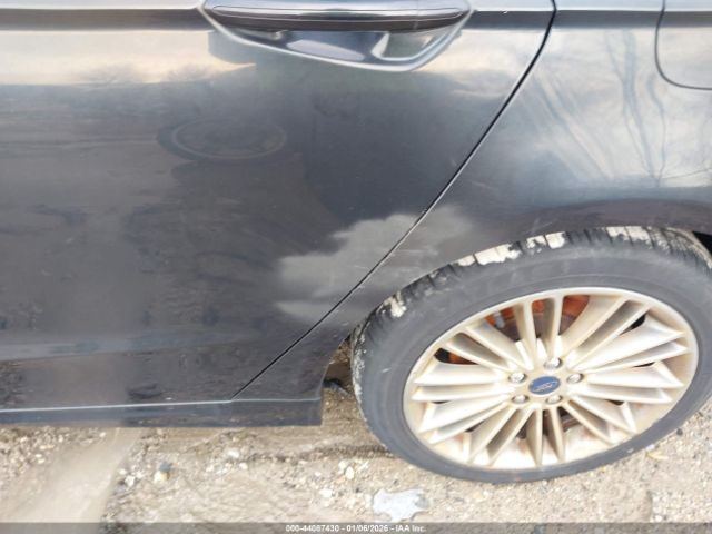 Ford Fusion Se Image 6