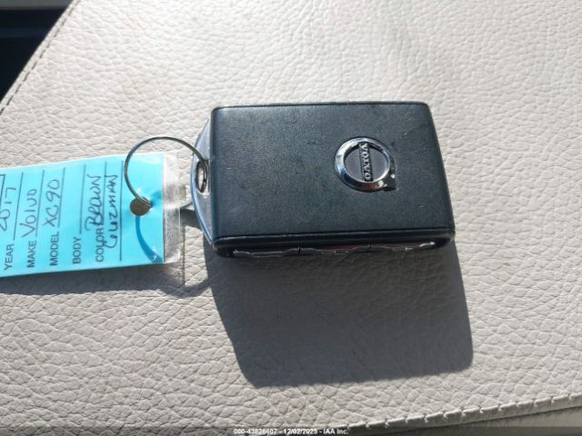 Volvo XC90 T6 Momentum Image 14