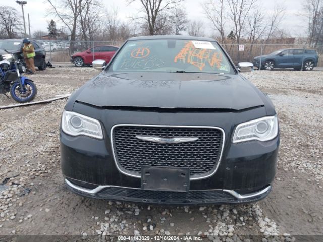 Chrysler 300c Image 7