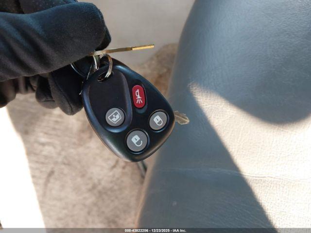 GMC Envoy XUV Slt Image 12