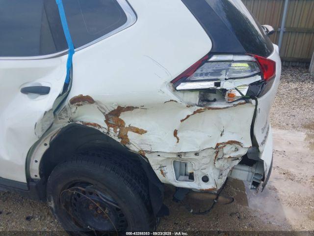 Nissan Rogue S Image 4