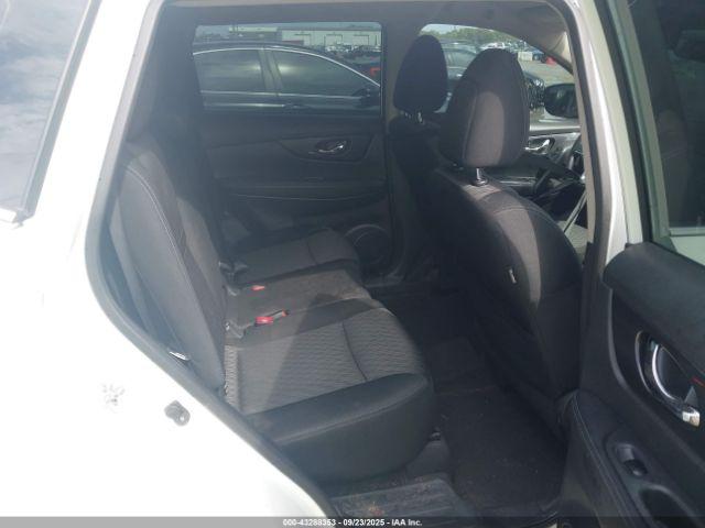 Nissan Rogue S Image 9