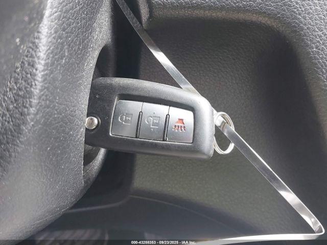 Nissan Rogue S Image 8