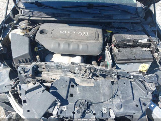 Chrysler 200 Limited Image 11