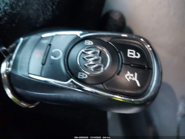 Buick Envision Essence Image 10