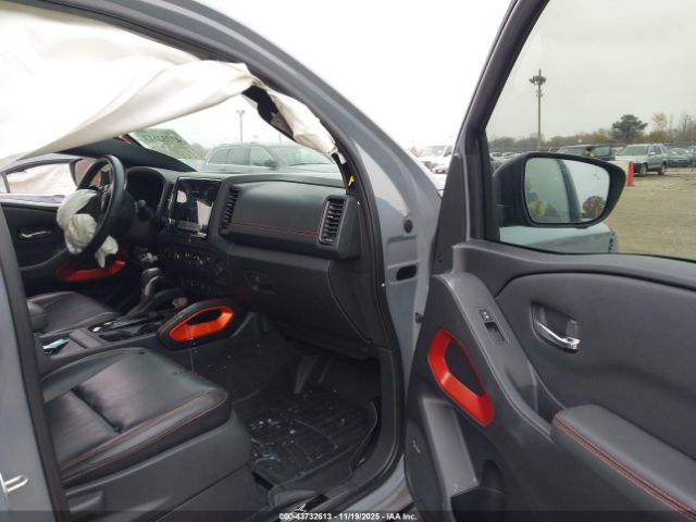 Nissan Frontier Pro-4x 4x4 Image 7