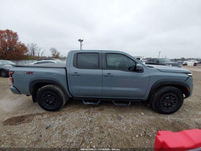 Nissan Frontier Pro-4x 4x4 Image 2