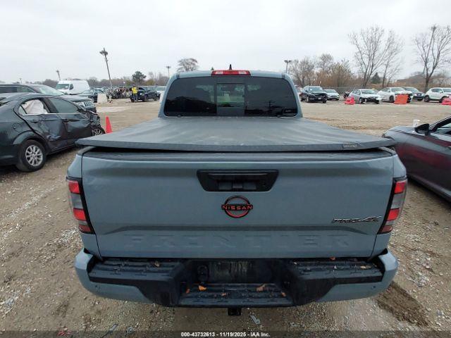 Nissan Frontier Pro-4x 4x4 Image 3