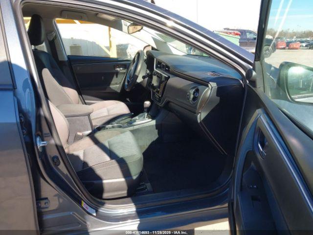 Toyota Corolla Le Image 4