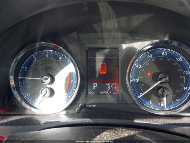 Toyota Corolla Le Image 11