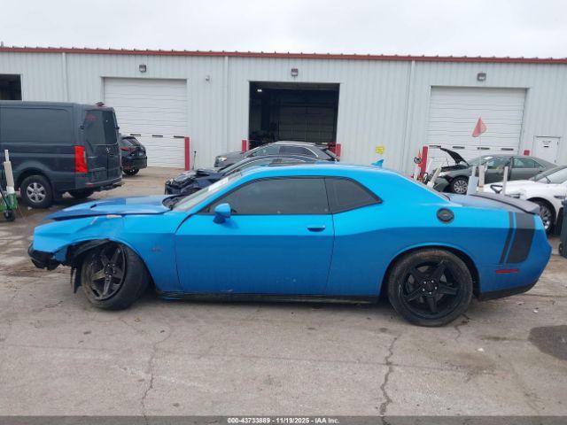 Dodge Challenger Image 11