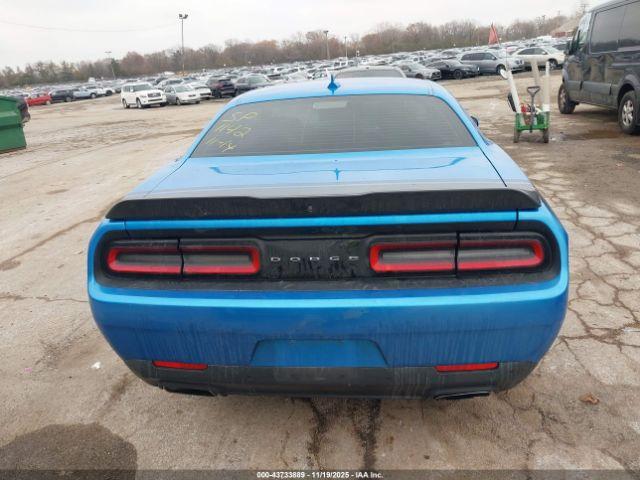 Dodge Challenger Image 12