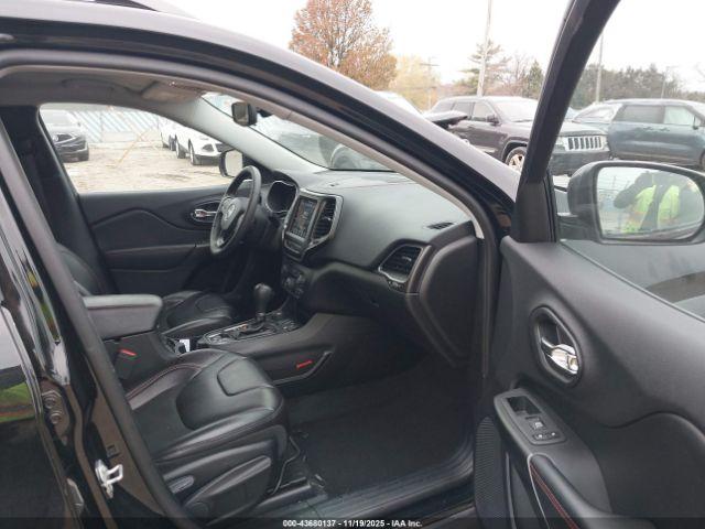 Jeep Cherokee Trailhawk 4x4 Image 6