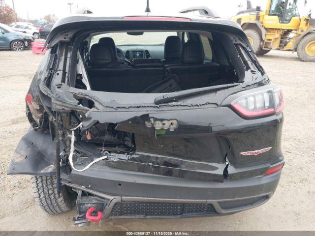 Jeep Cherokee Trailhawk 4x4 Image 3