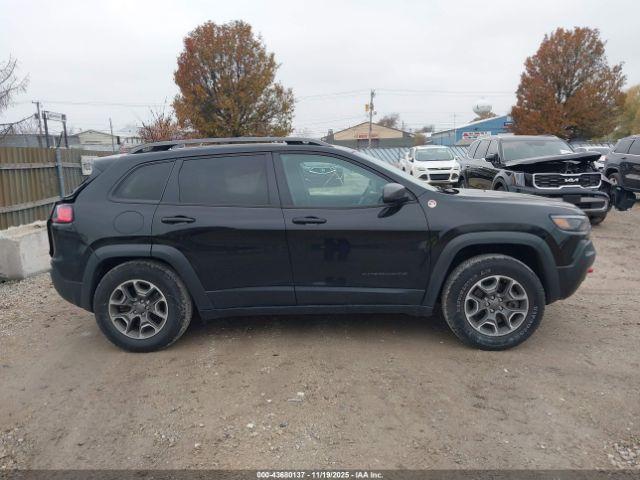 Jeep Cherokee Trailhawk 4x4 Image 13